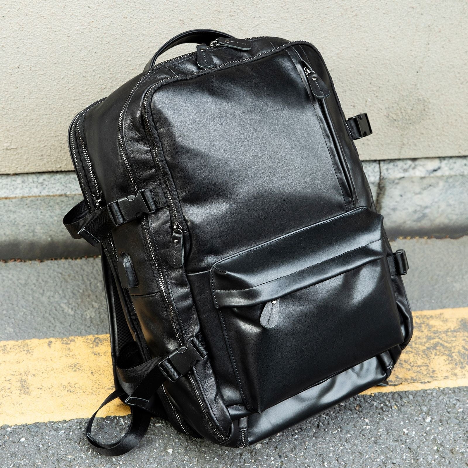 Large Capacity Texture Leather Backpack